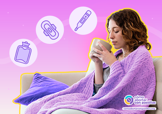 Imagen de confort y autocuidado después de un aborto, que muestra a una mujer con una taza de té, con íconos de una almohadilla térmica, una compresa menstrual y una prueba de embarazo.